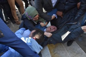 La police a procédé, aujourd'hui, 28 février, à l'interpellation de plusieurs journalistes venus manifester à la place de la Liberté de la Presse, à Alger, pour réclamer la liberté de l'information et exprimer leur rejet du système mis en place.